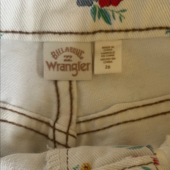 Billabong Wrangler Floral High-Rise Jeans with Multicolor Flowers - Picture 4 of 5